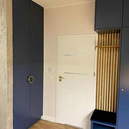 Apartos Seaside Luxury アパート *