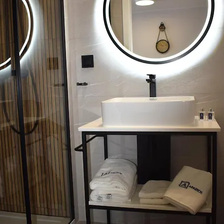 アパート Apartos Seaside Luxury シフィノウイシチェ