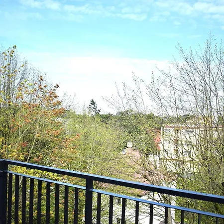 アパート Apartos Seaside Luxury シフィノウイシチェ